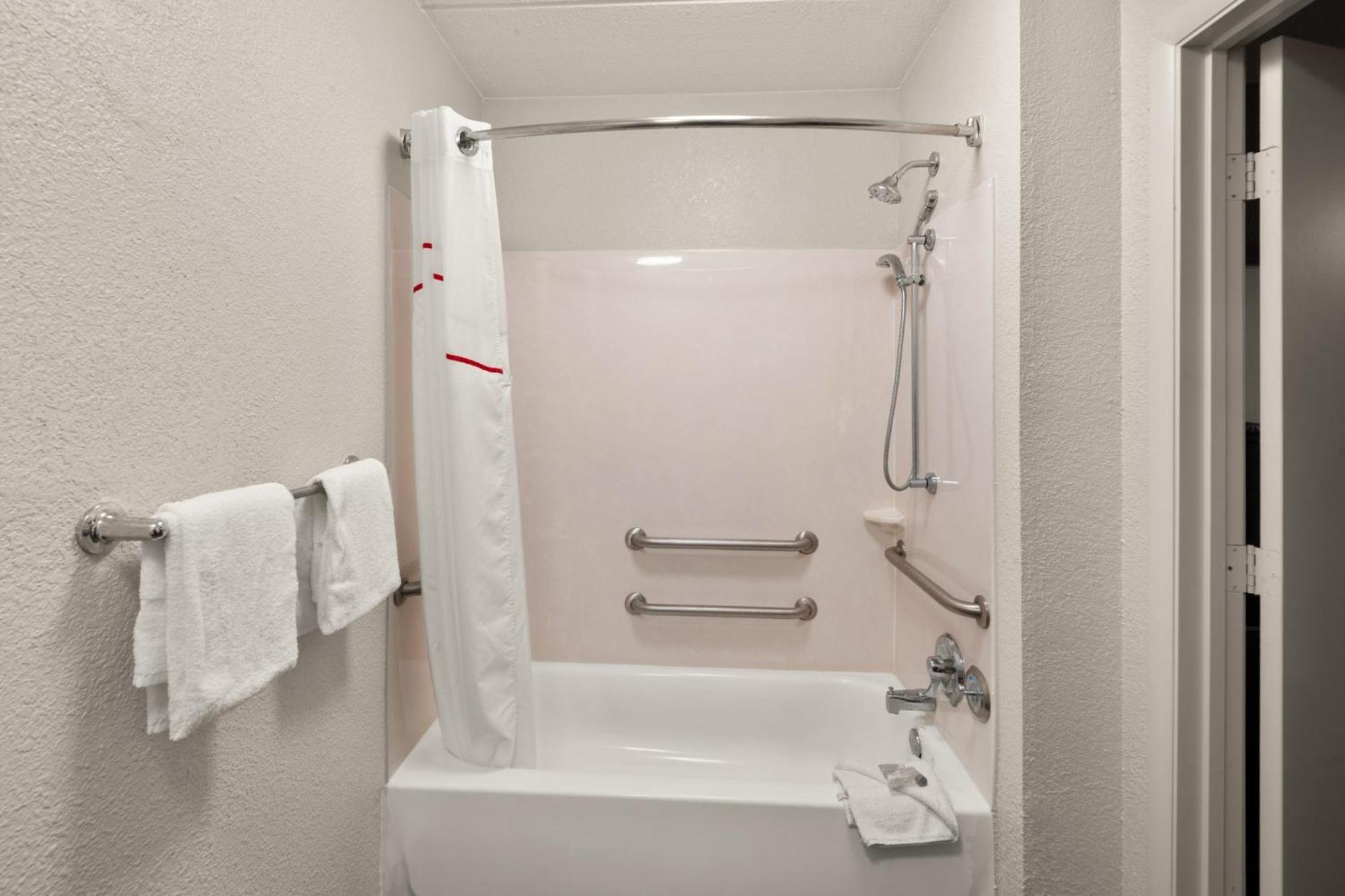 Red Roof Inn Binghamton - Johnson City Extérieur photo
